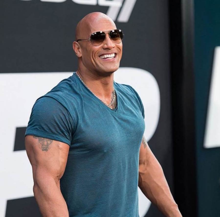 علي طريقته .."ذا روك" يحتفل بعيد ميلاد ابنته