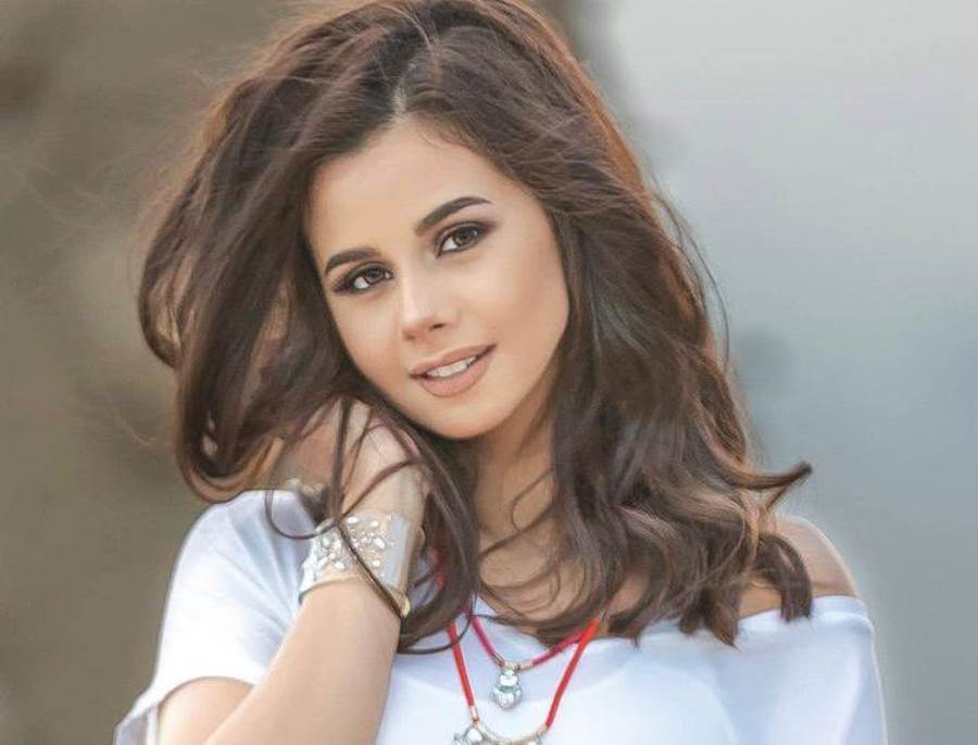 منة عرفة: أنا لا بتشال ولا بتحضن ولا بتباس!