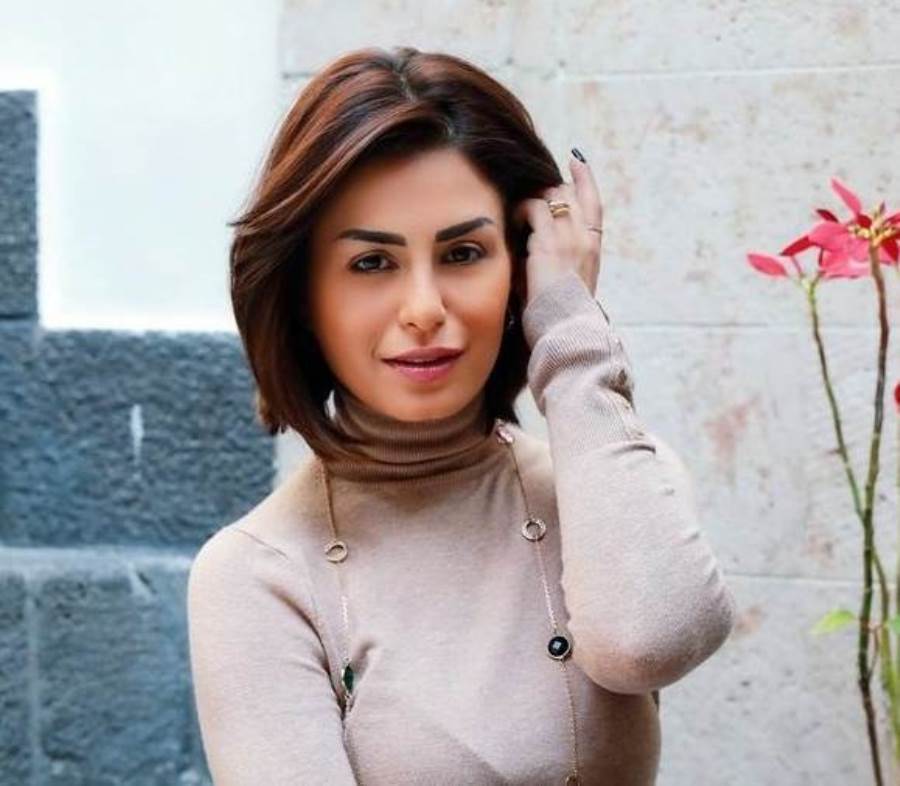 منة فضالي تحتفل بعيد ميلاد والدتها