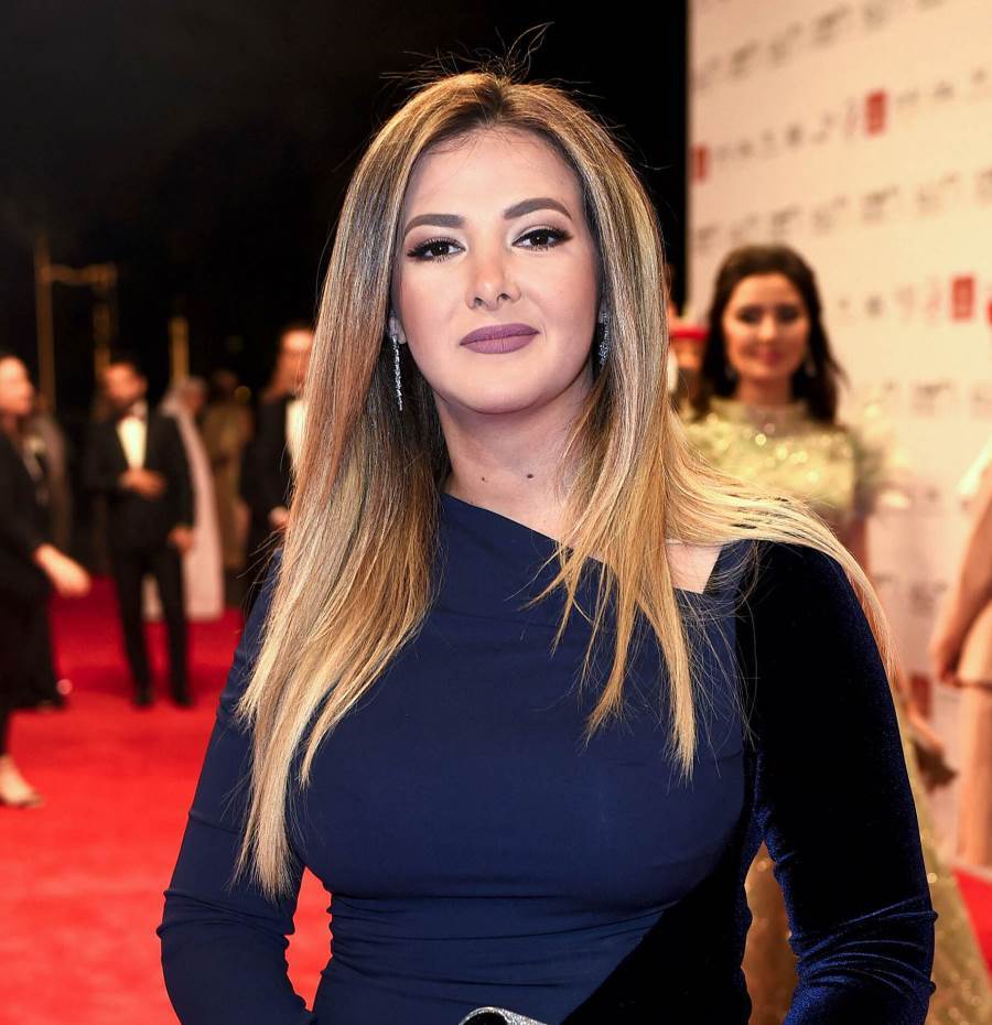 دنيا سمير غانم تتذكر والديها بكلمات مؤثره