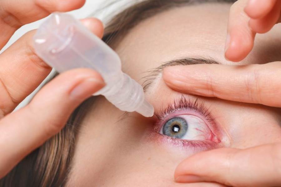 هل لموانع الحمل علاقة بجفاف العين؟
