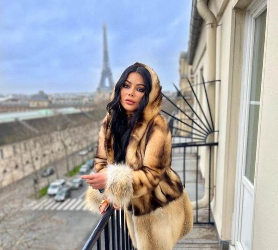 بالأبيض والأسود.. هيفاء وهبي تخطف قلوب متابعيها في جلسة تصوير جديدة 