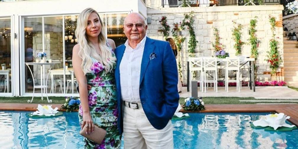 ملياردير تركي يتزوج بحبيبته التي يكبرها بـ37 عاماً