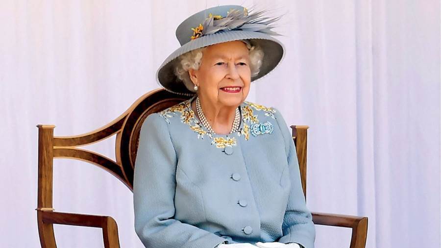 وفاة الملكة إليزابيث عن 96 عاماً.. والأمير تشارلز ملكاً لبريطانيا
