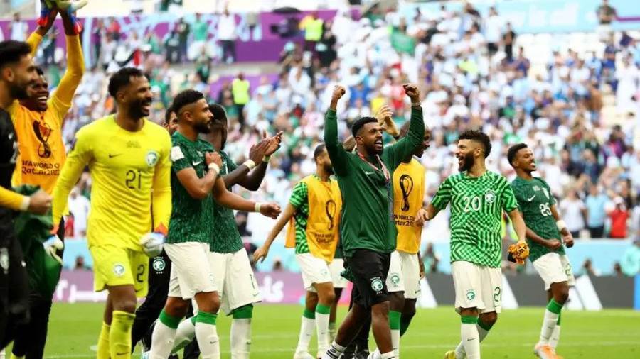 نجوم الفن يحتفلون بفوز السعودية على الأرجنتين في كأس العالم: التاريخ بيتكتب من جديد