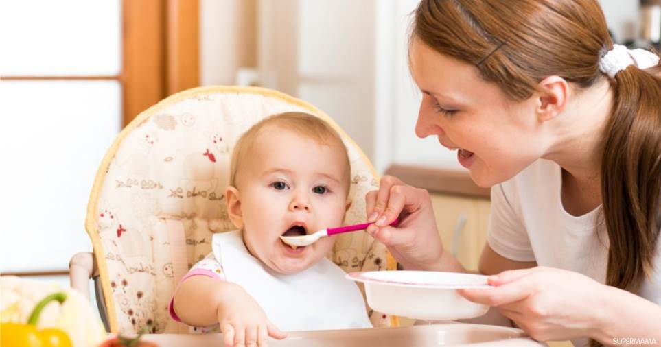 هل تنوين إدخال الطعام الصلب لطفلك؟ هذا المقال يهمك