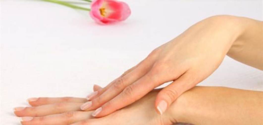 كيف تحمين يديك من ظهور التجاعيد عليها؟