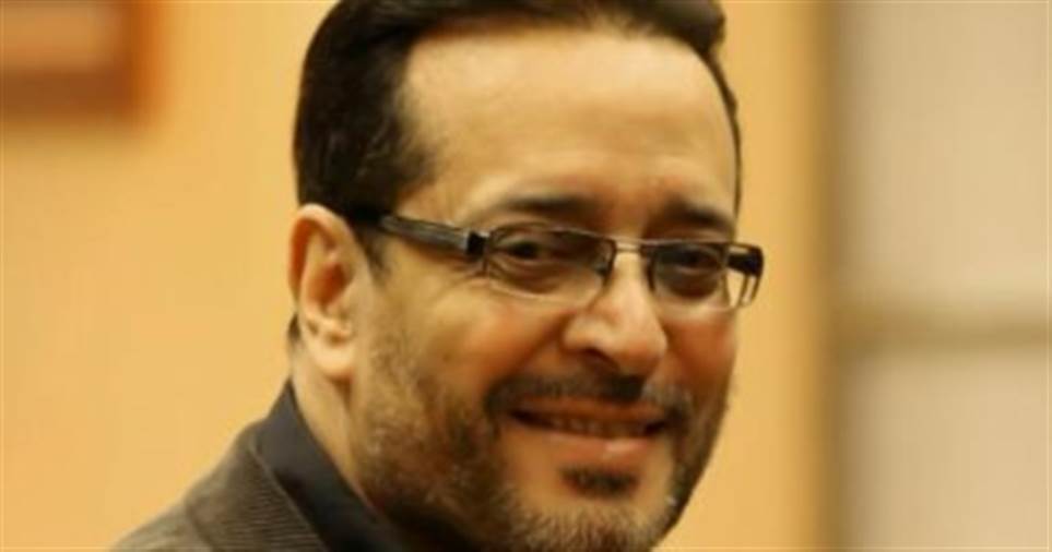 حسام حسني يكشف حقيقة فقدان علاء عبد الخالق البصر قبل وفاته.. فيديو