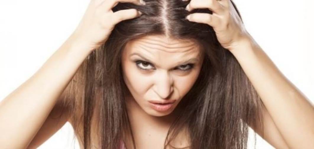  أسباب تراجع الشعر من الأمام عند النساء.. وطرق العلاج