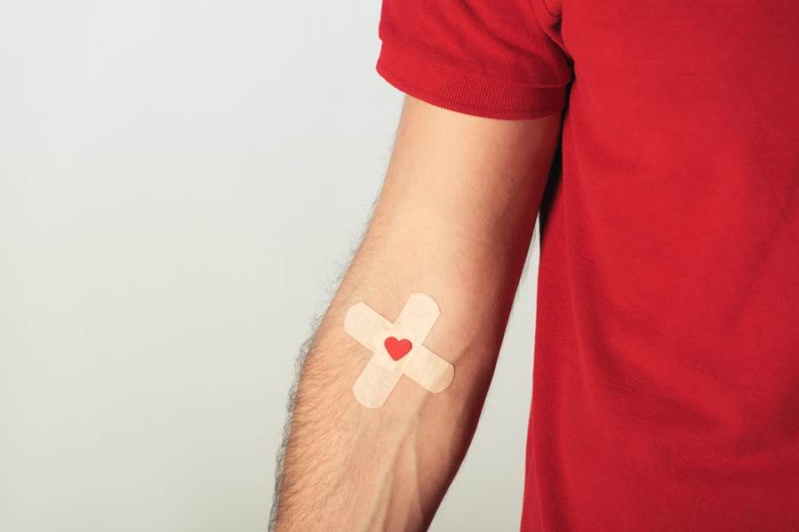 هل التبرع بالدم يخلص الجسم من السموم؟