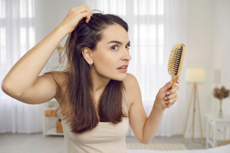 نصائح وصفات طبيعية فعالة لمنع تساقط الشعر