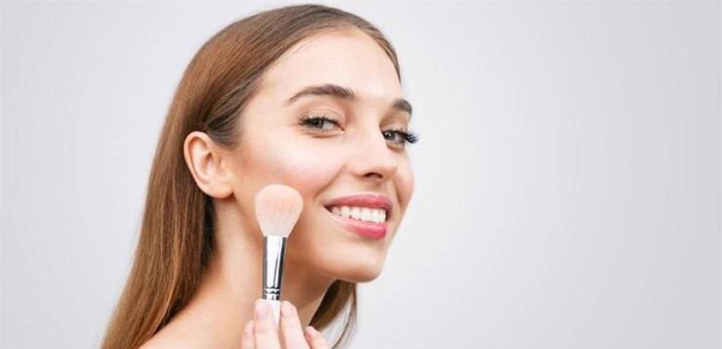 نصائح ضرورية لمكياج ثابت في الصيف