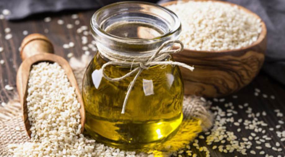 فوائد زيت السمسم لصحة الفم والأسنان
