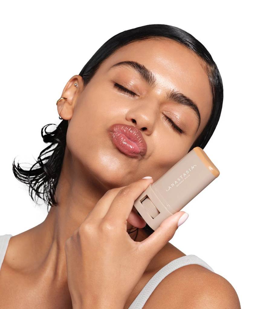 إليكِ تينت Beauty Balm Serum - Boosted Skin من علامة Anastasia Beverly Hills