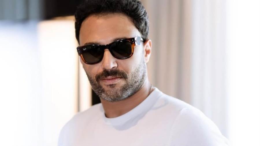  محمد العمروسي يكذّب ادعاءات طليقته بصورة مع نجليه منها 