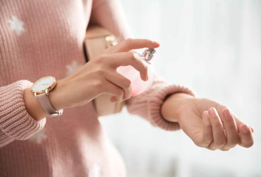 إليك أجمل عطور الشتاء لتكون رفيقتك في الليالي الباردة