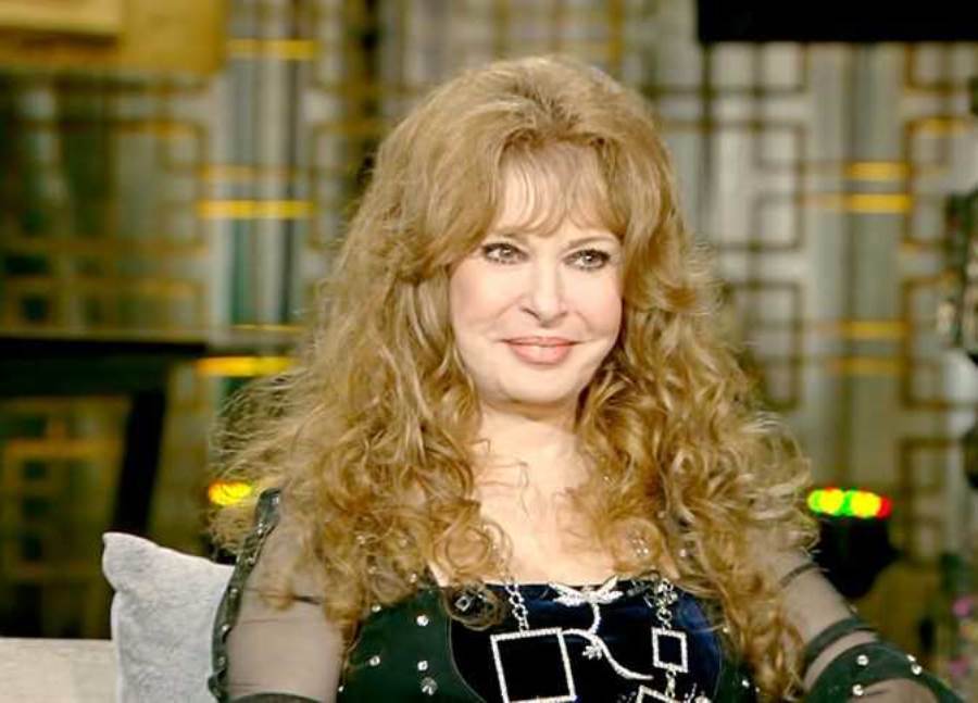 نيللي تخطف الأضواء فى ختام مهرجان القاهرة السينمائي