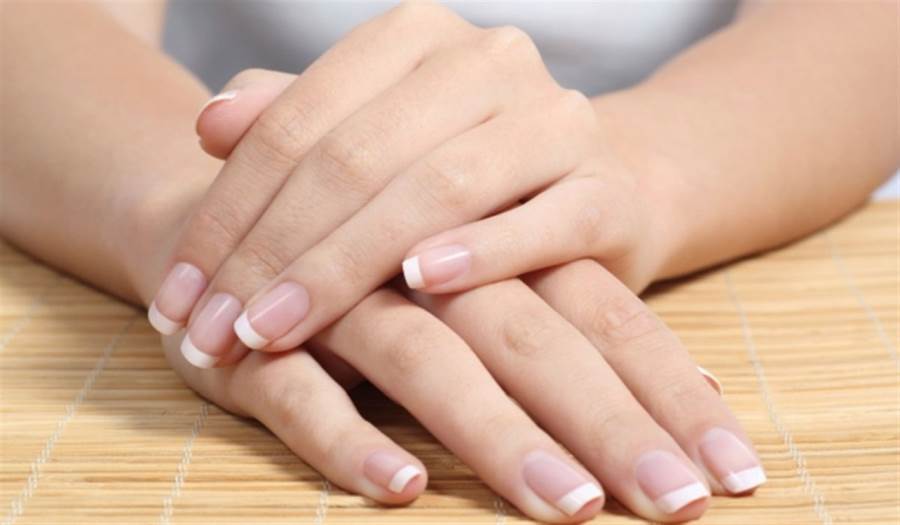 روتين منزلي فعال للعناية بأظافرك