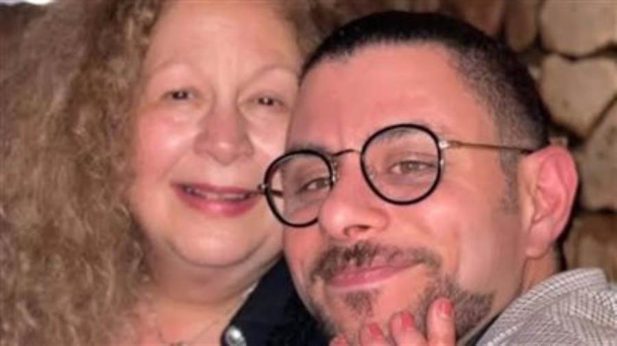  عمر فاروق الفيشاوي يكشف وصية والدته الراحلة سمية الألفي 