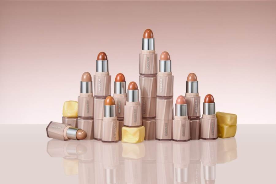 نحت مثالي معButtery Buff Contour & Bronzer Sticks من شيجلام