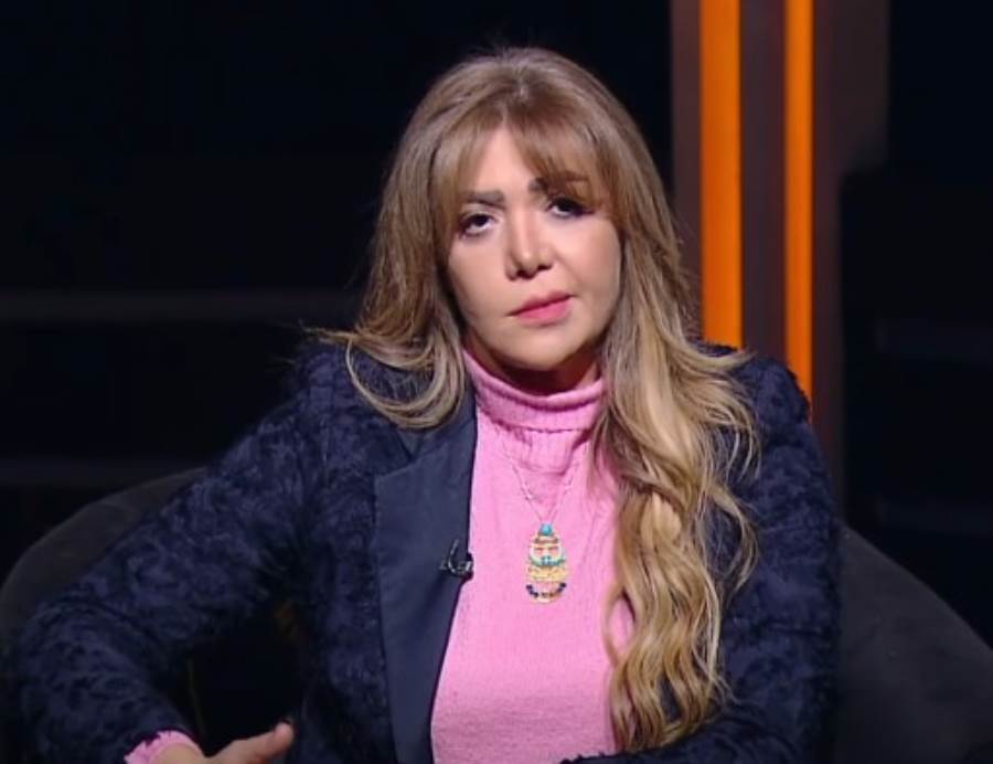  لقاء سويدان تعلن إصابتها بالعصب السابع على الهواء مباشرة 