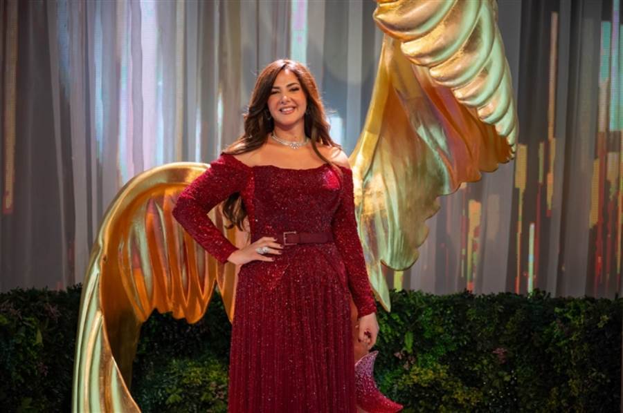 نجمات تألقن باللون الأحمر في حفل JOY AWARDS