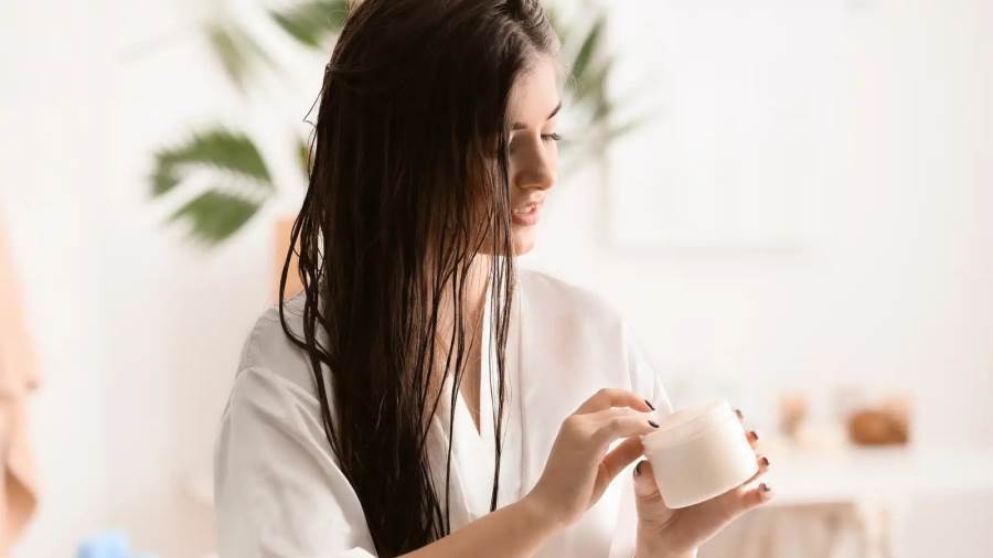 أفضل أقنعة للشعر الجاف في برد الشتاء