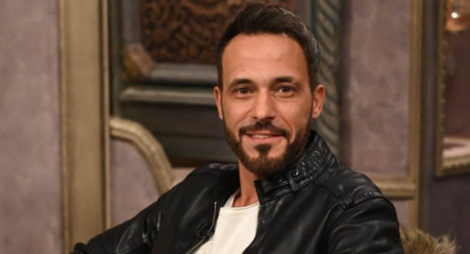  يوسف الشريف يكشف عن اسمه الحقيقي مع صاحبة السعادة