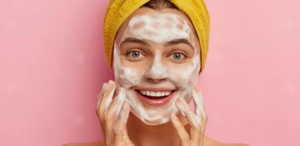 إليك مجموعة من أفضل غسولات البشرة الجافة