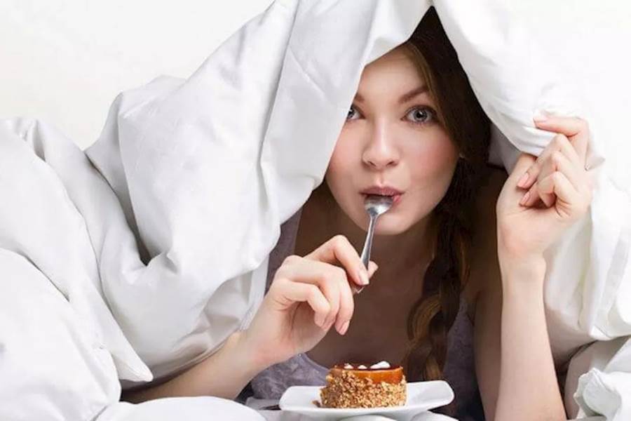 هل هناك علاقة بين قلة النوم وزيادة الوزن؟