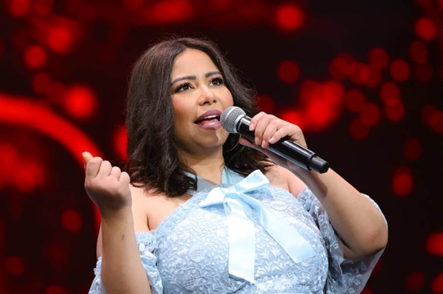 تفاصيل إطلالة الفنانة شيرين عبد الوهاب في حفلها الأخير بالساحل الشمالي
