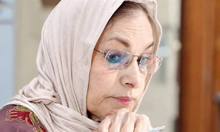 الفنانة نادية رشاد تعلن اعتزالها الفن والكتابة نهائياً