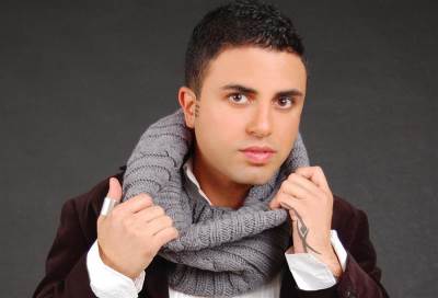 الرد أستغرق وقتا طويلا .. شويري ينفي خبر افتتاحه قناةً إباحيّة