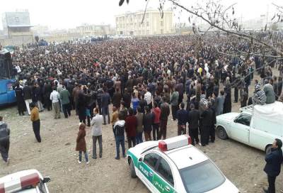  حادثة هي الأولي من نوعها .. إسلاميات يداهمن "ماخورا" في إسلام آباد