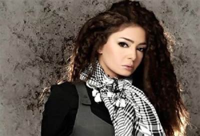 بسبب والدتها وشقيقها ومرضها .. ميرنا المهندس تعيش أزمة حقيقية