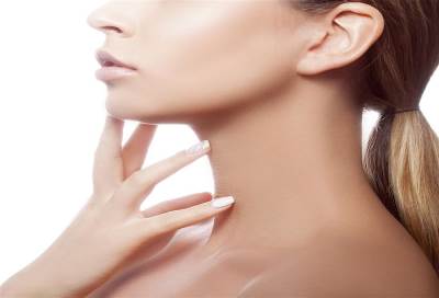 جمال للعنق بعد عمليات الغدة الدرقية .. هاجس الكثير من المرضى