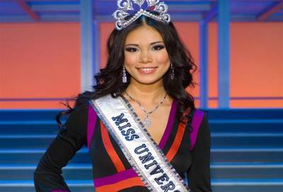 في أندونيسيا .. مظاهرة احتجاج ضد زيارة ملكة جمال العالم ريو موري 