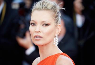 كيت موس .. عارضة لمصممي الأزياء والفنانين