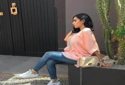 الجلابة والجينز.. زواج العصر