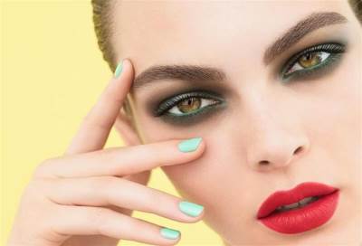 مؤثرات خاصة للمحترفين تضيف لماكياجك جاذبية