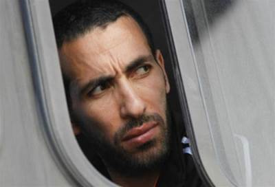 رغم عشقه للمبي .. أبو تريكة " الرقص مع نانسي والصغير معصية "