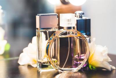 عطور الصيف.. بطعم الفاكهة وعبق الزهور