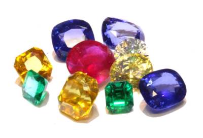 معرض «بلاس فاندوم» غابة من الأحجار الكريمة