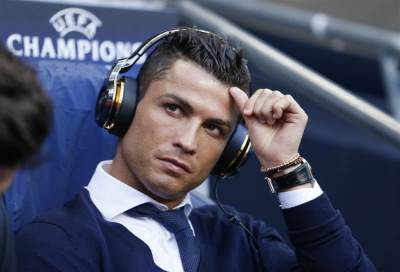 نيكي تفضح رونالدو "المصاب" وتؤكد أنها قضت معه ليلة ساحرة