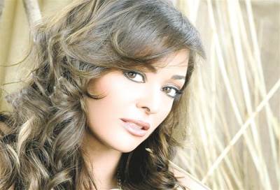 أنباء عن زواج الفنانة داليا البحيري من حفيد فريد شوقي