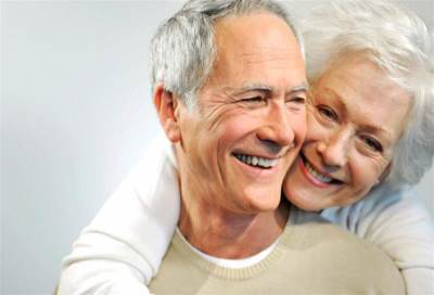 لهذه الأسباب يموت الرجال قبل النساء