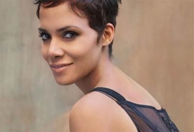 رغم كبرها مجلة اسكواير توجتها باللقب .. هالي بيري أكثر نساء العالم إثارة