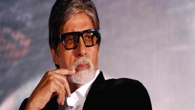 شفاء أميتاب باتشان من مرضه.. والمعجبون يحاصرون منزله