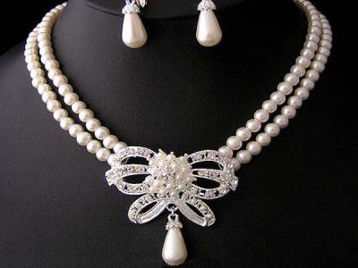 إكسسوارات الموسم .. كلما زاد الحجم زادت الأناقة