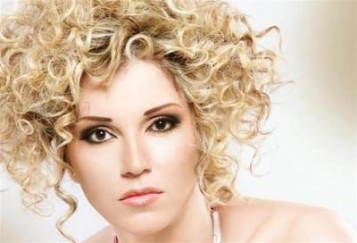 نورا رحال تصرح " أرحب بالمايوه.. والسرطان زاد أحساسي بالأنوثة "